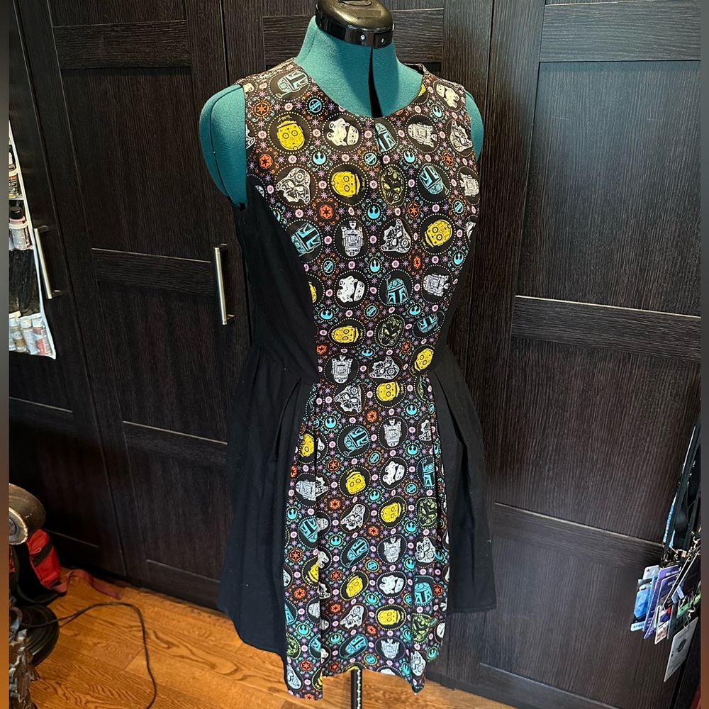 Handmade Star Wars dress. Size 8/10. Well made.